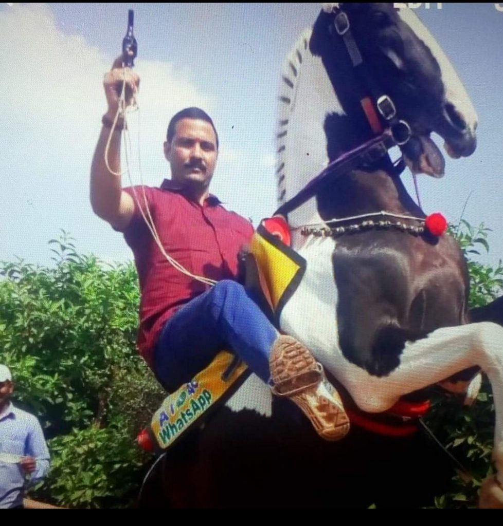 पूर्व मंत्री मोती सिंह के सबसे चहेते ब्लॉक प्रमुख सुशील कुमार सिंह के गिरोह में शामिल साथी अजय